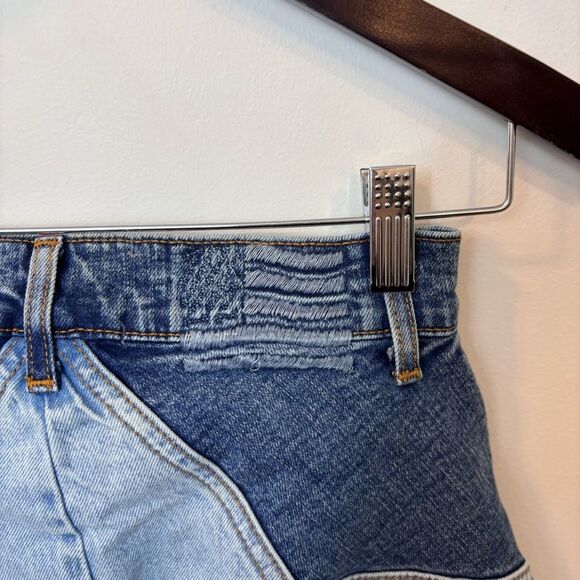 REVICE Venus Crop Star Two Tone Stretch Taper
Jeans size 27 - Picture 7 of 12